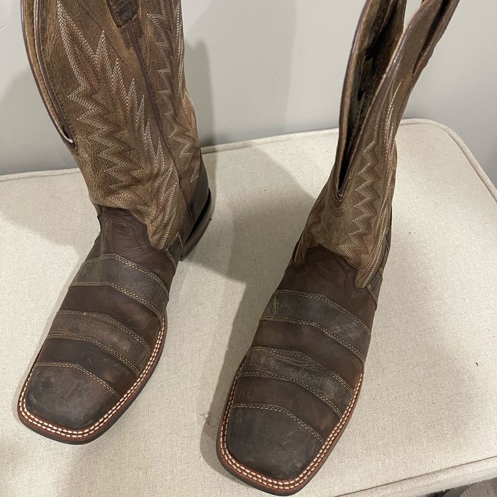 Rare/Unique Men’s Ariats Chevron Mens Cowboy Boots (Size 12D)